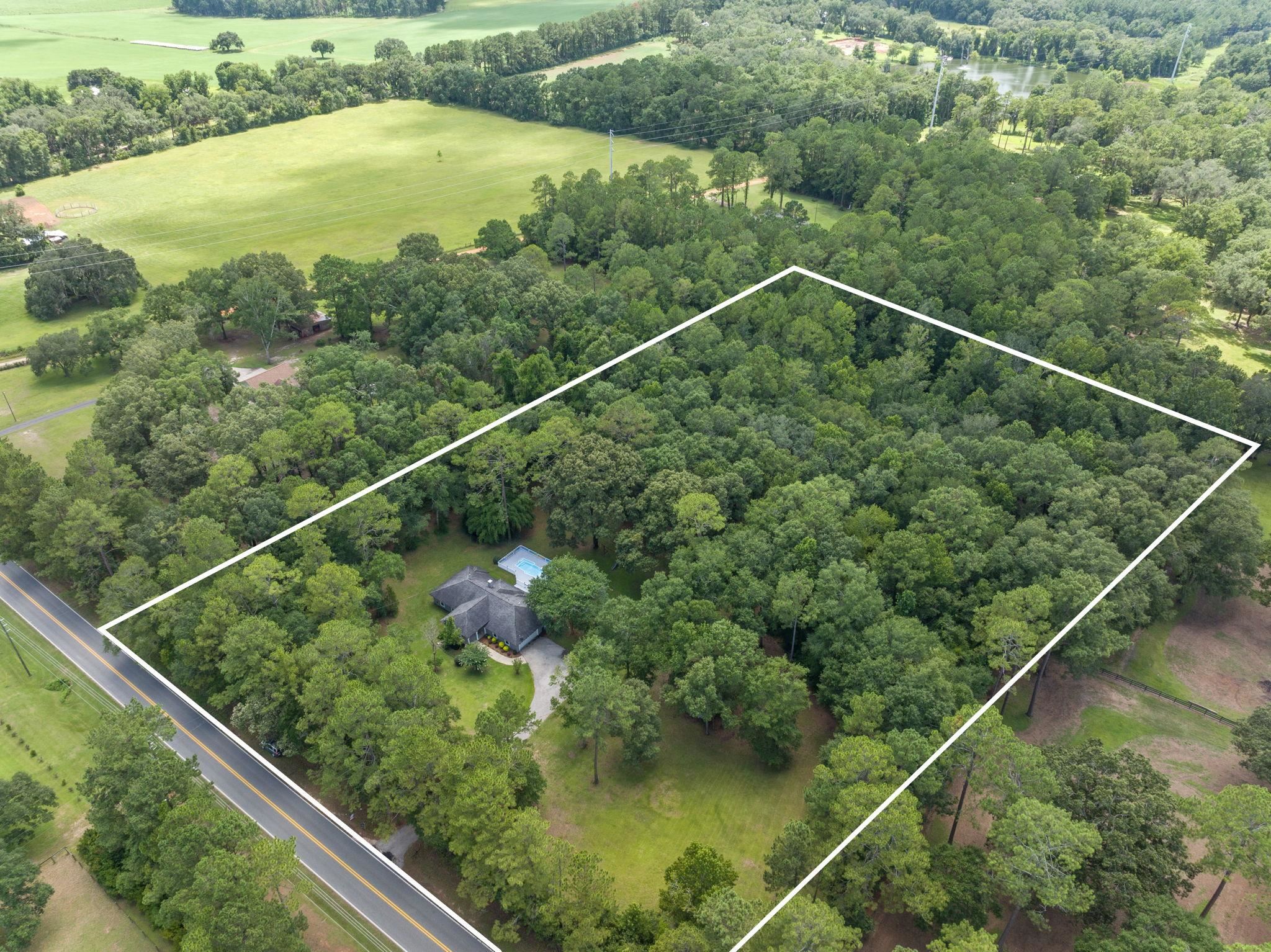 5752 Veterans Memorial Drive, Tallahassee, Florida image 2