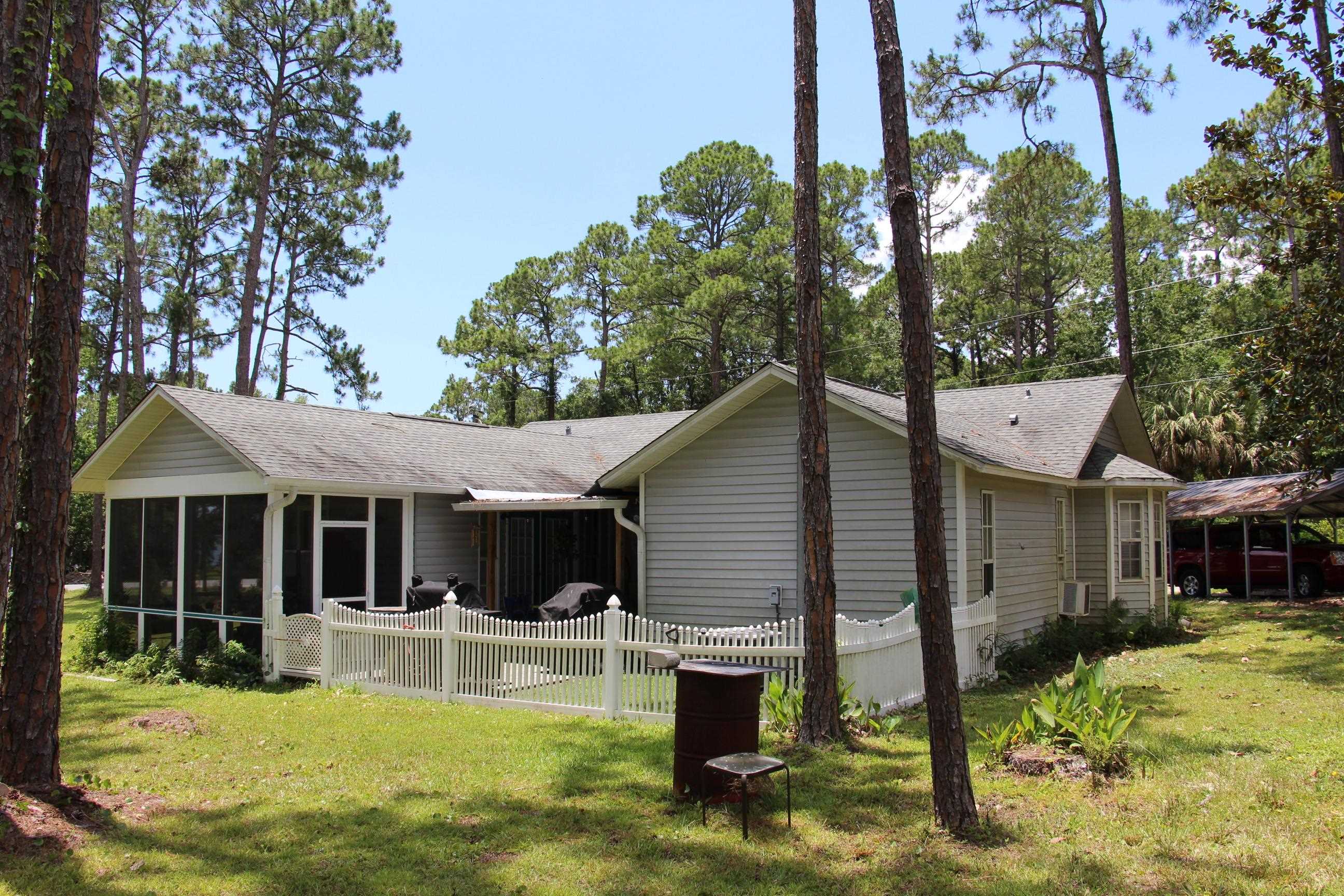 107 Infield Drive, CARRABELLE, Florida image 7