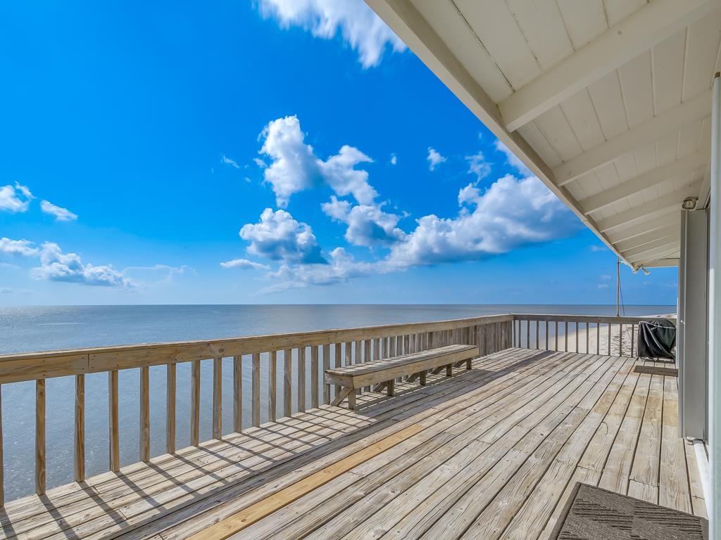 20 Sailfish Street, ALLIGATOR POINT, Florida image 1