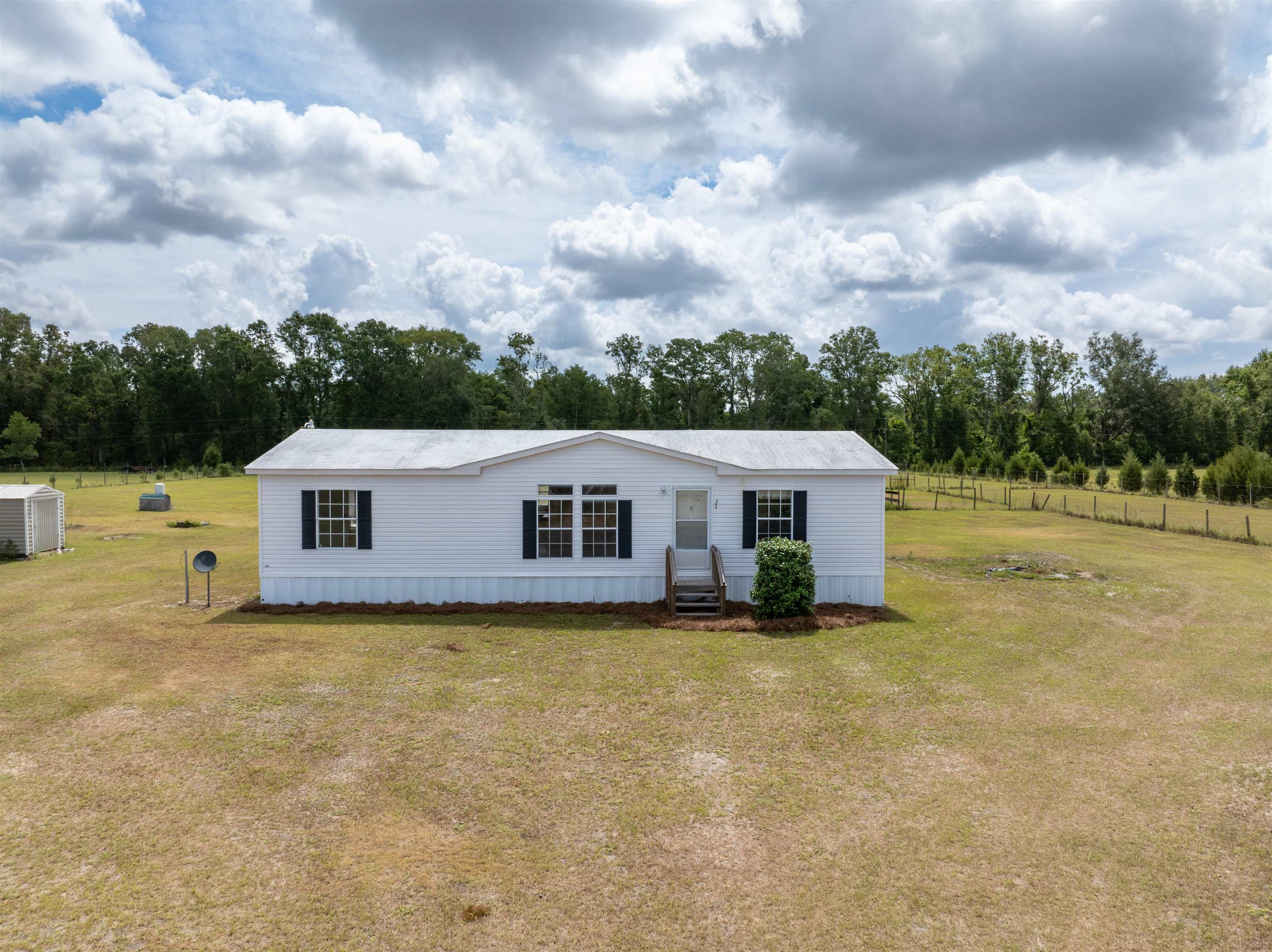 535 SE Baldwin Drive, LEE, Florida image 3